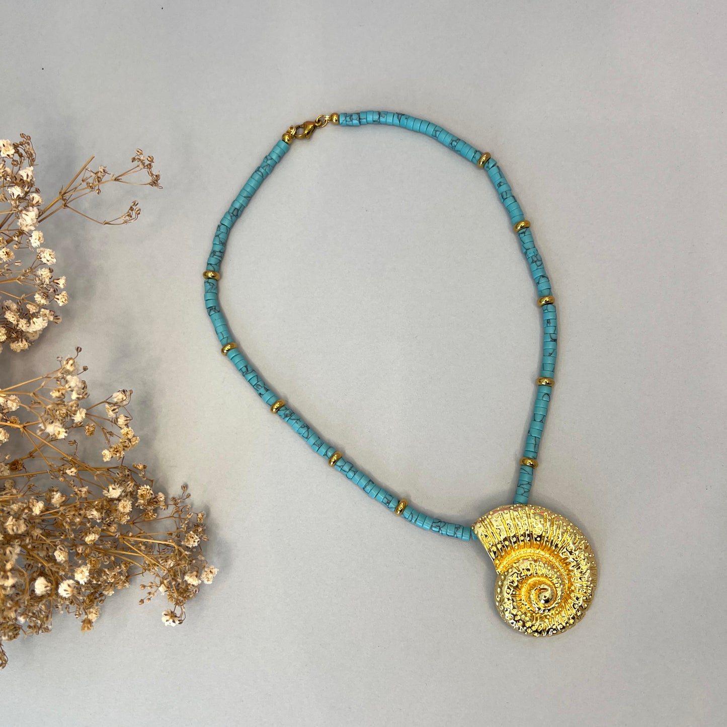 Collar shell turqoise stones