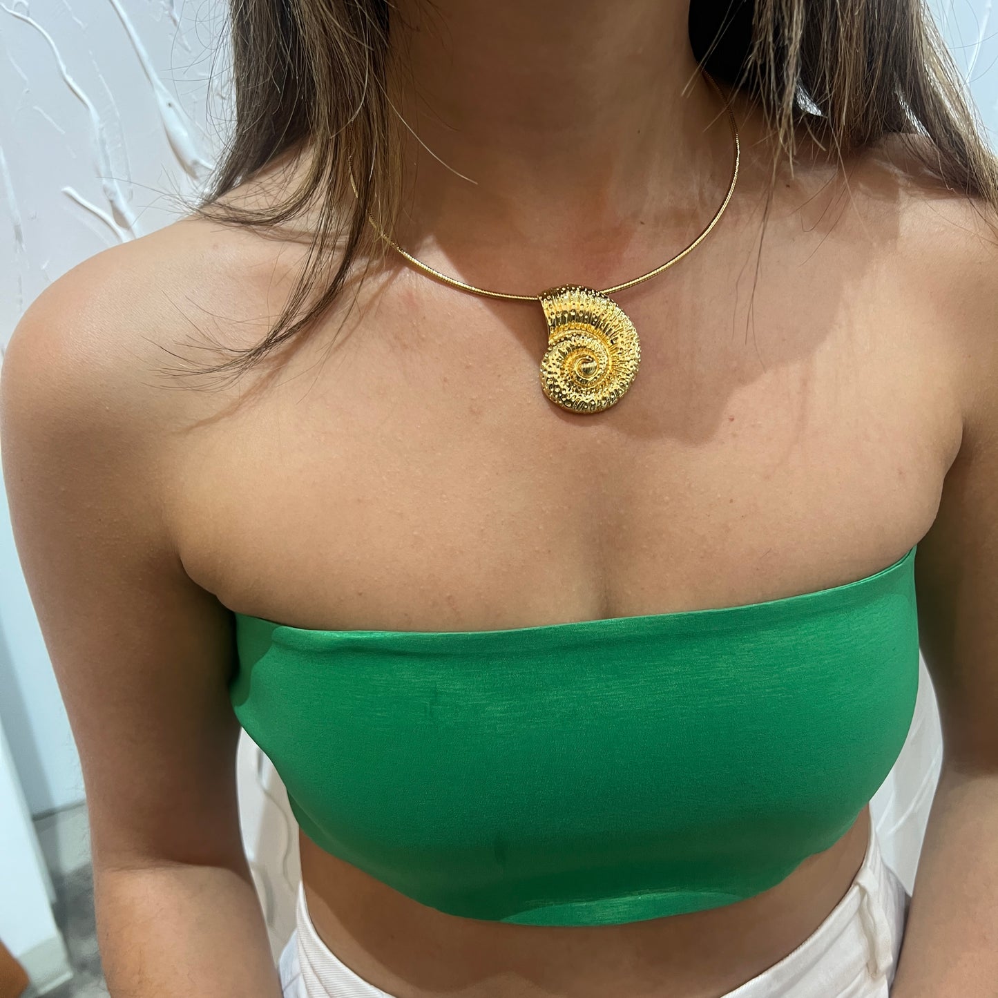 Shell golden necklace